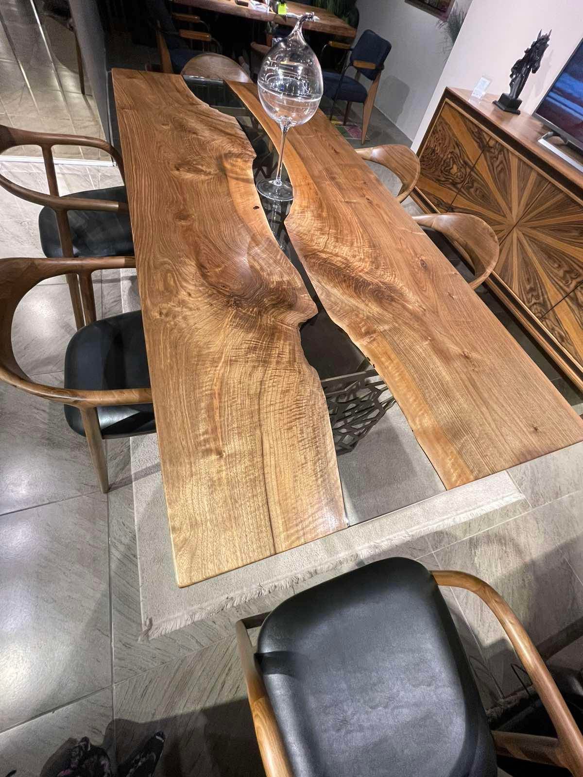 Vero dining table image