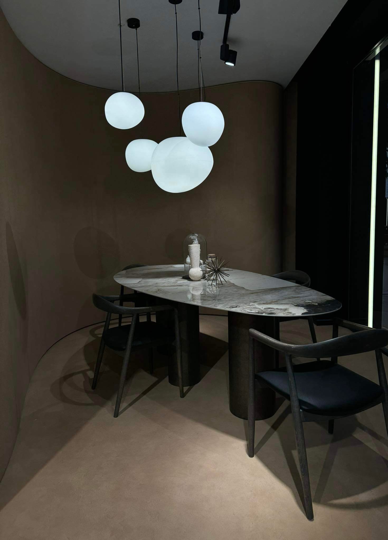 Zen dining table image